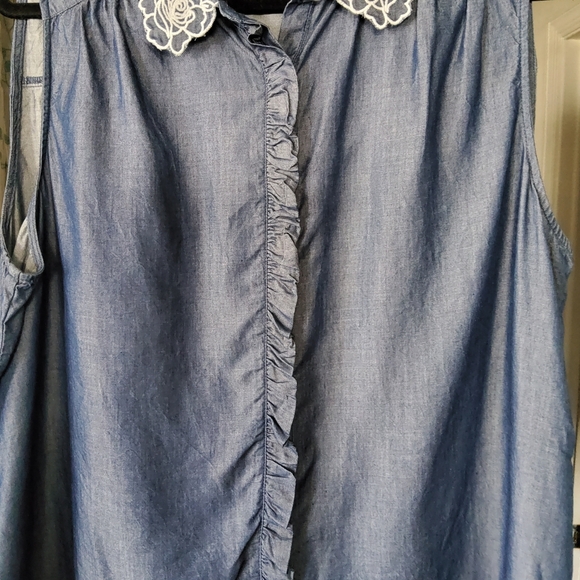 Elle Tops - Elle Blue Sleeveless Blouse with White Floral Collar